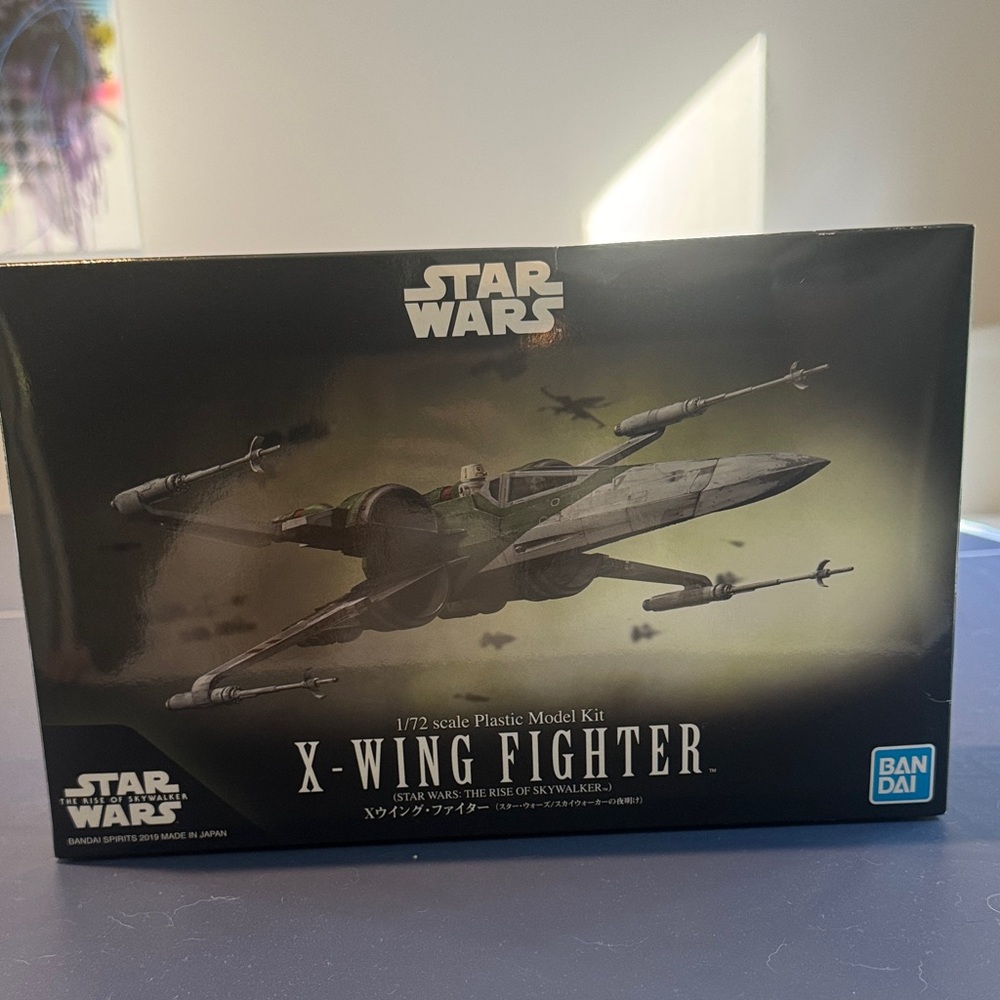 Bandai Star Wars X-Wing Fighter Model Kit - Black and Gray